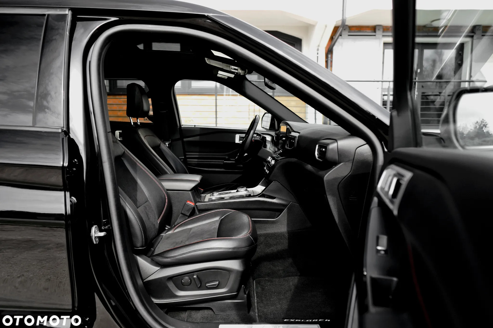 Ford Explorer - 34