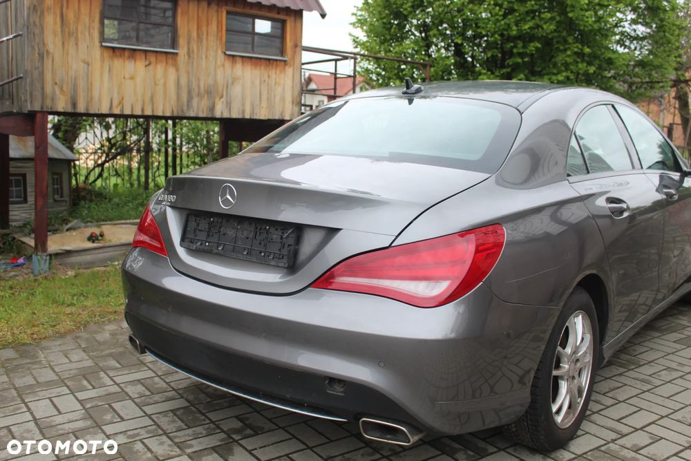 Mercedes-Benz CLA 180 Urban - 3