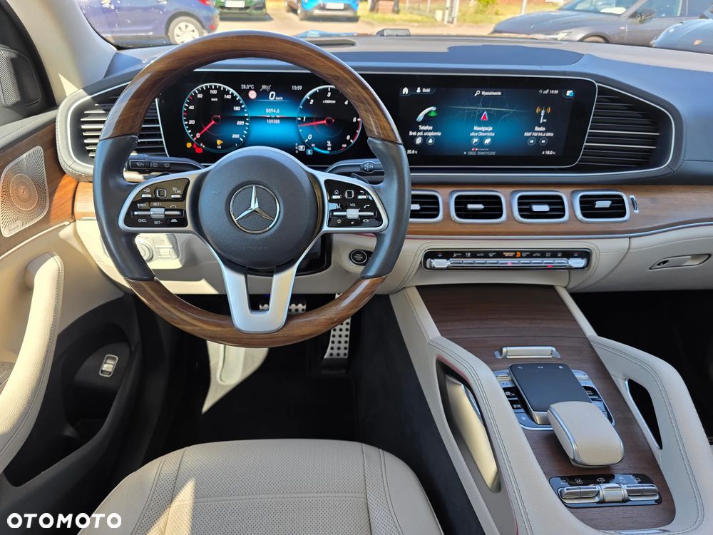 Mercedes-Benz GLS - 11