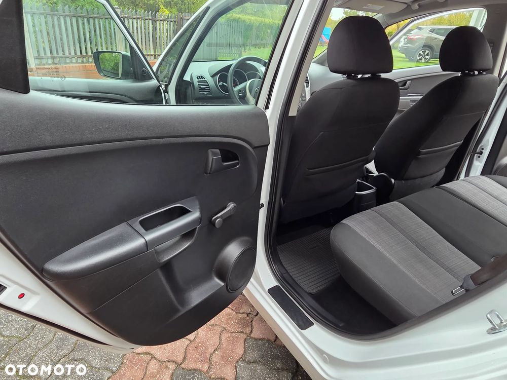 Kia Venga - 22