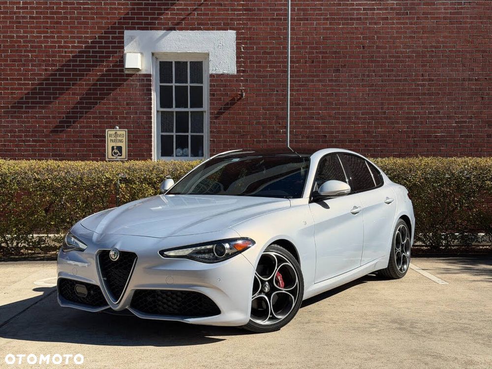 Alfa Romeo Giulia - 1