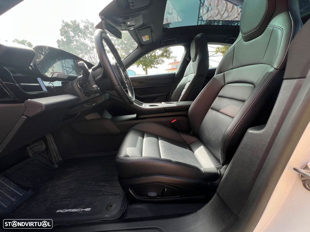 Porsche Taycan Bateria Performance Plus — fotografia 13