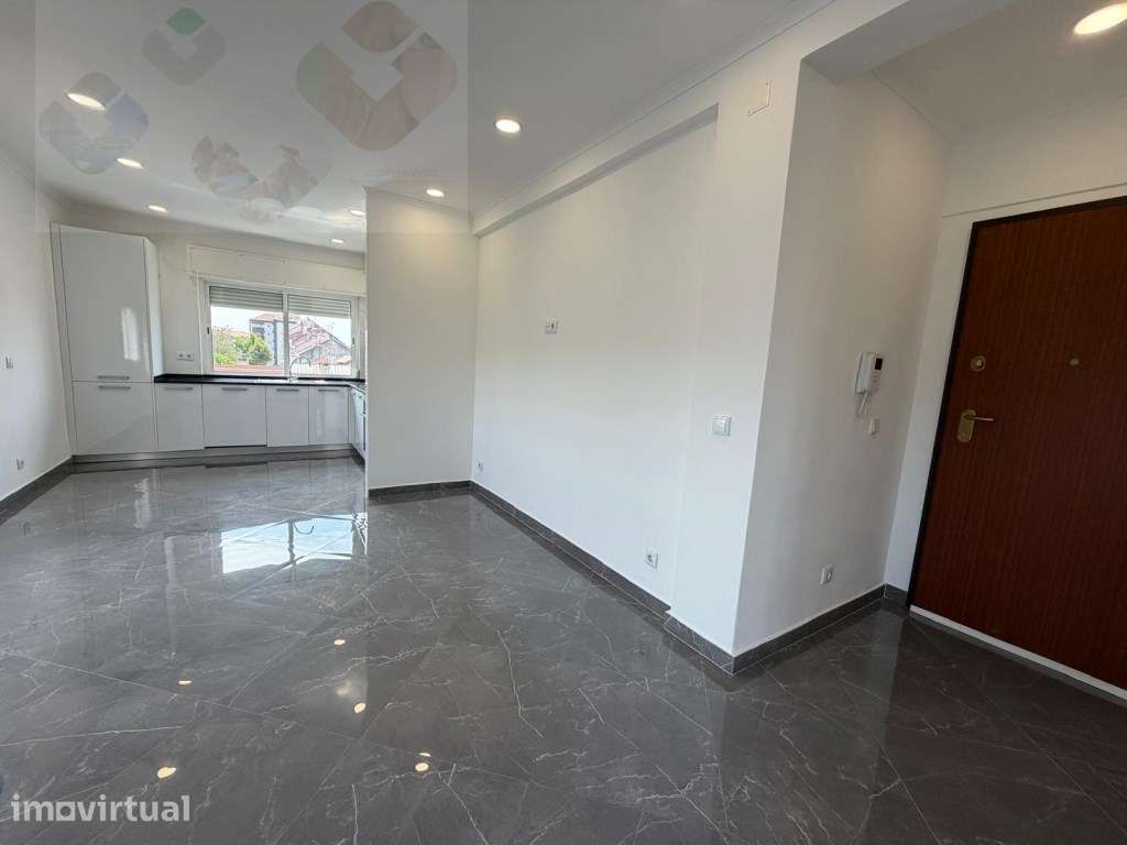 Amadora T1, 3 frentes, Rigorosamente Remodelado!!!!! - Grande imagem: 4/23
