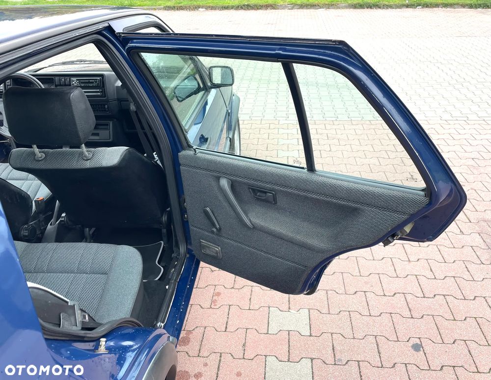 Volkswagen Golf 1.6 CL TDLLK TD - 19