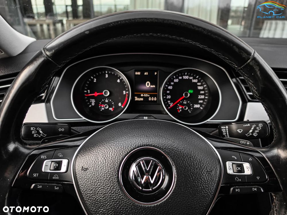 Volkswagen Passat Alltrack 2.0 TDI SCR 4Motion DSG - 25