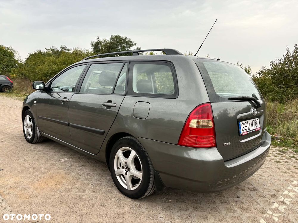 Toyota Corolla - 4