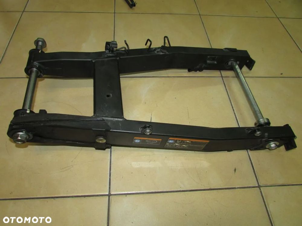 Kawasaki Z 400 Z400 19-23 wahacz tył - 2