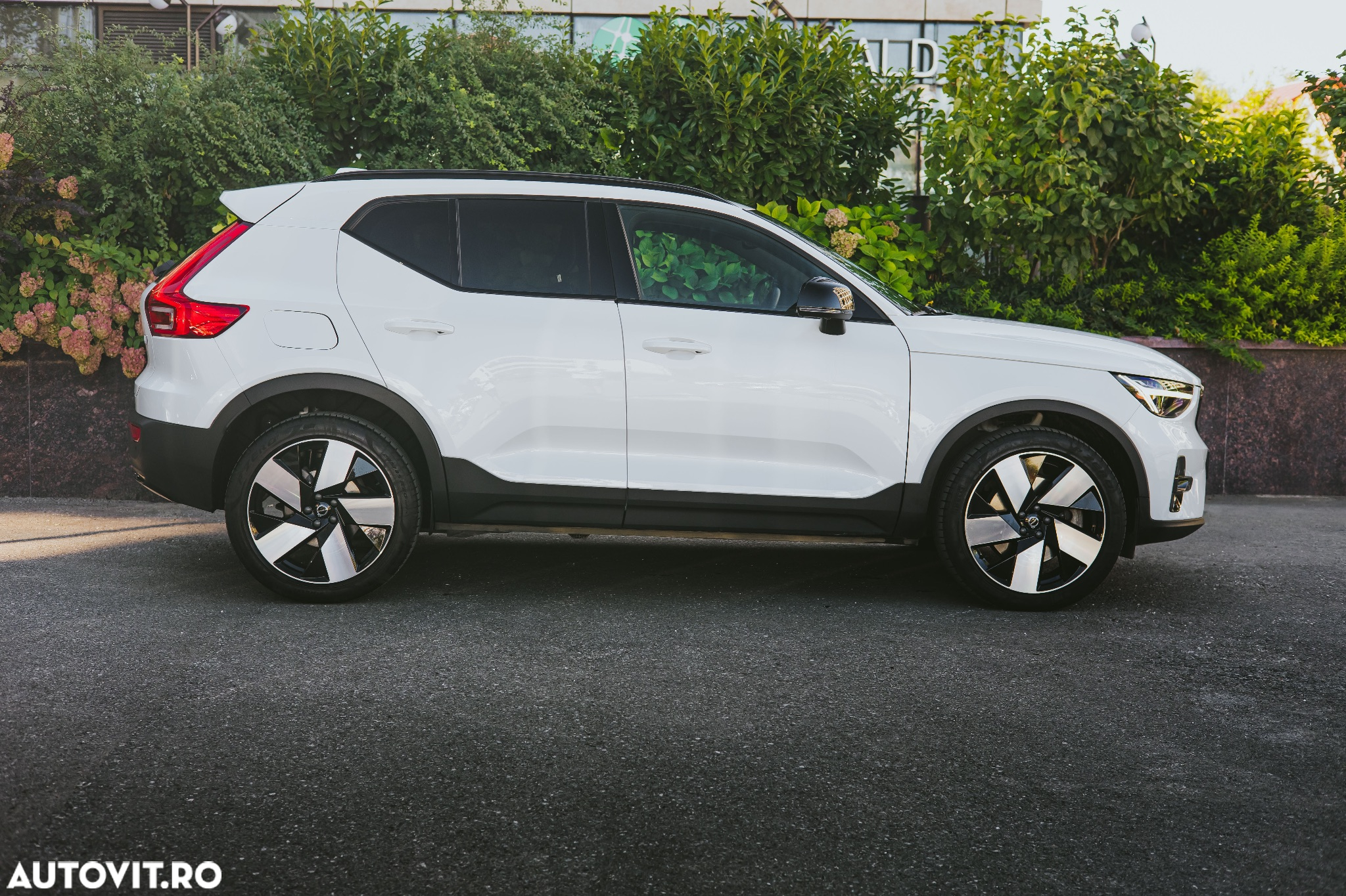 Volvo XC 40 Recharge T5 Twin Engine AT7 R-Design Expression - 6