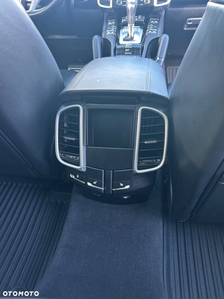 Porsche Cayenne S e-Hybrid Platinum Edition - 24