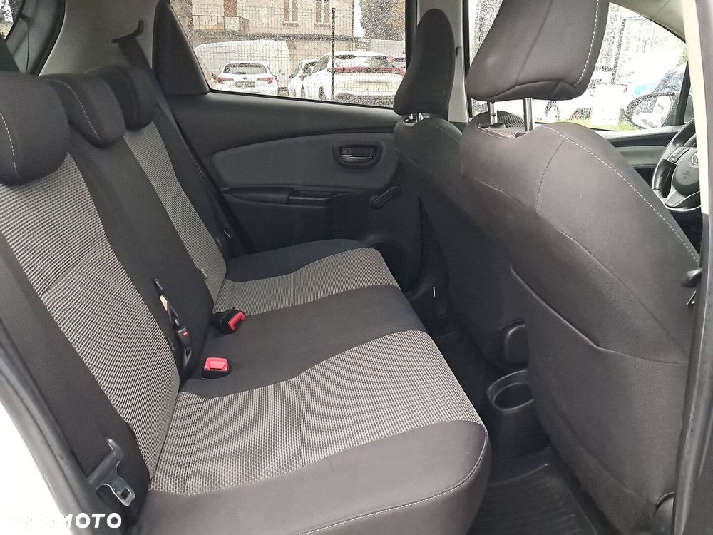 Toyota Yaris Hybrid 100 Premium - 15