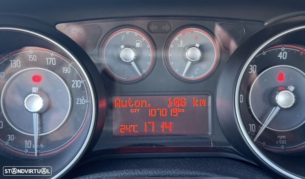 Fiat Punto 1.3 M-Jet Lounge S&S - 14