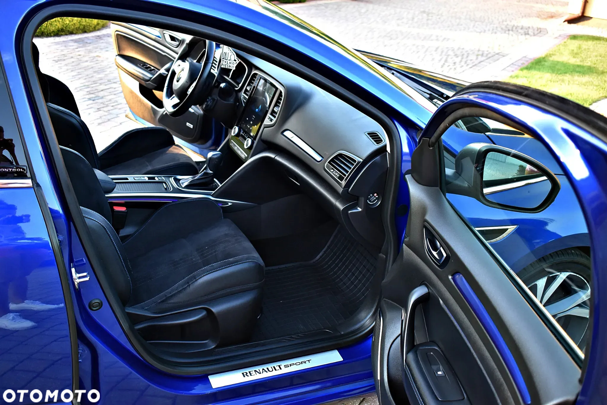 Renault Megane ENERGY TCe 205 EDC GT - 16