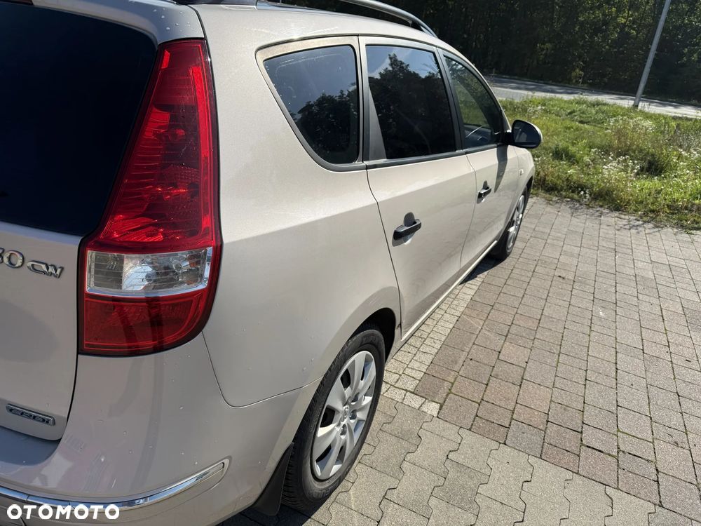 Hyundai i30 1.6 CRDi Classic + - 17