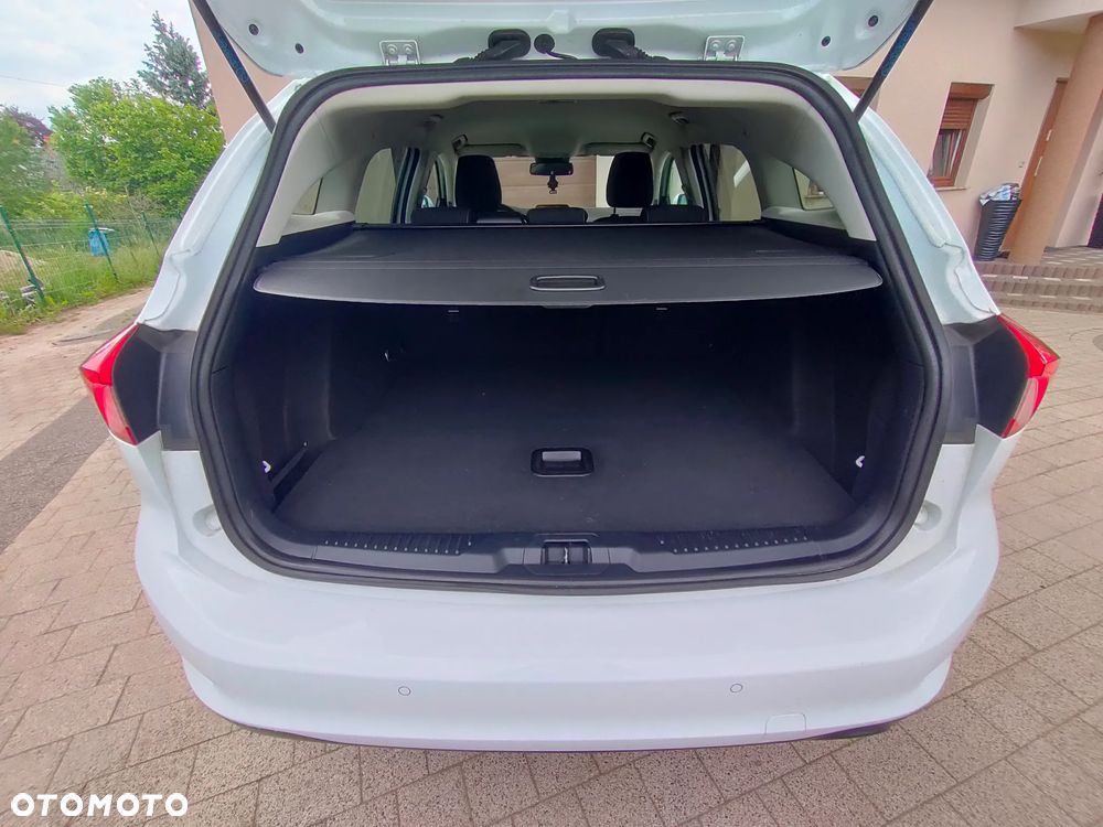 Ford Focus 2.0 EcoBlue STart-Stopp-System TITANIUM - 11