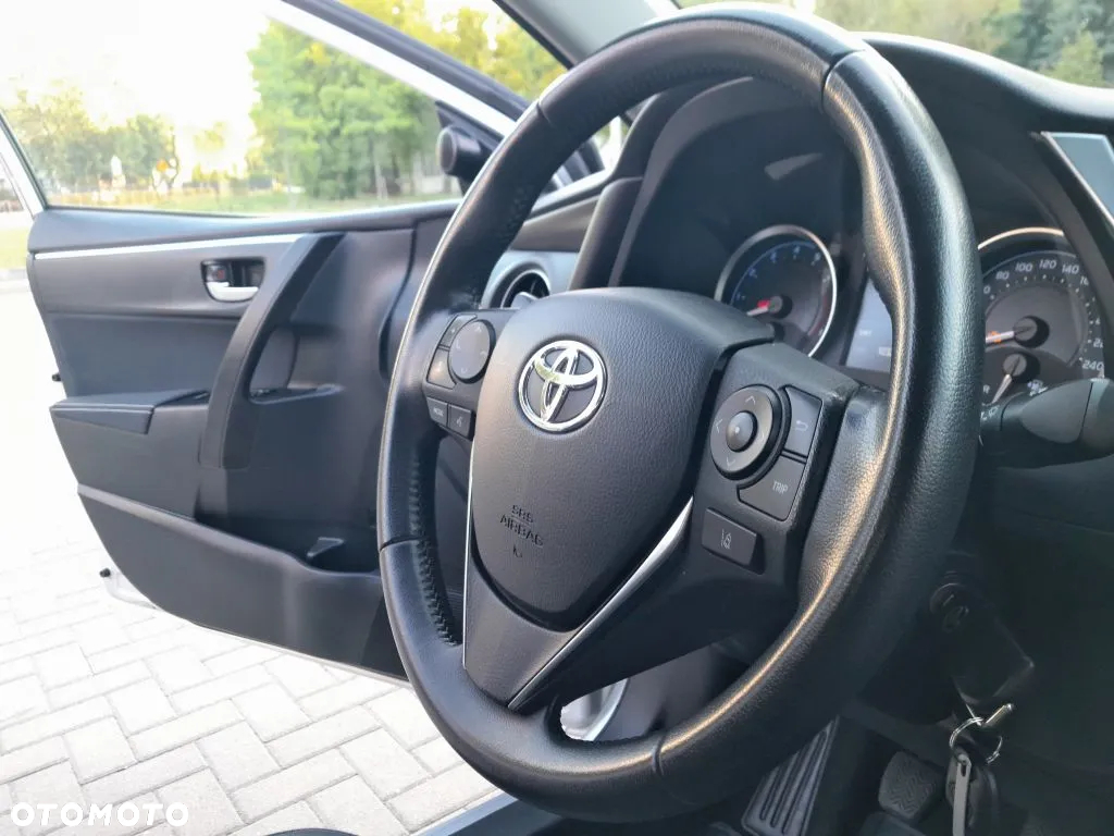 Toyota Corolla 1.6 Comfort - 13