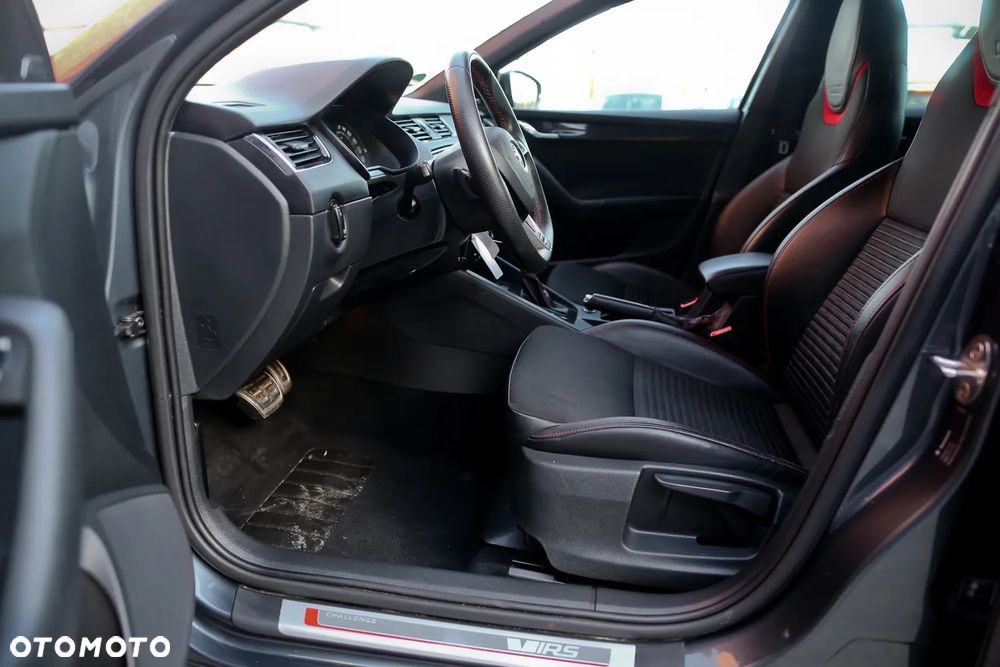 Skoda Octavia 2.0 TDI DSG RS - 19
