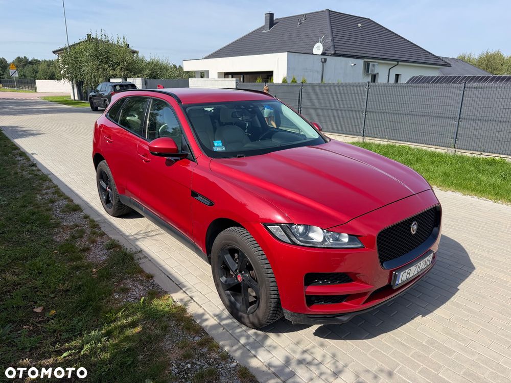 Jaguar F-Pace 2017 photo 2