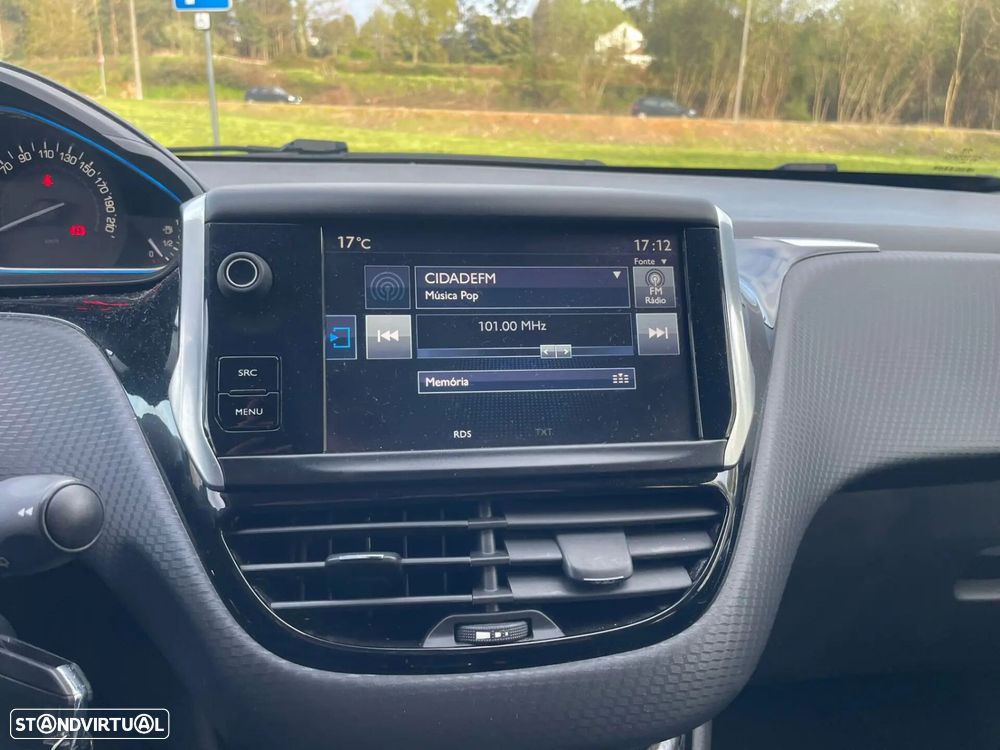 Peugeot 2008 1.2 PureTech Style - 17