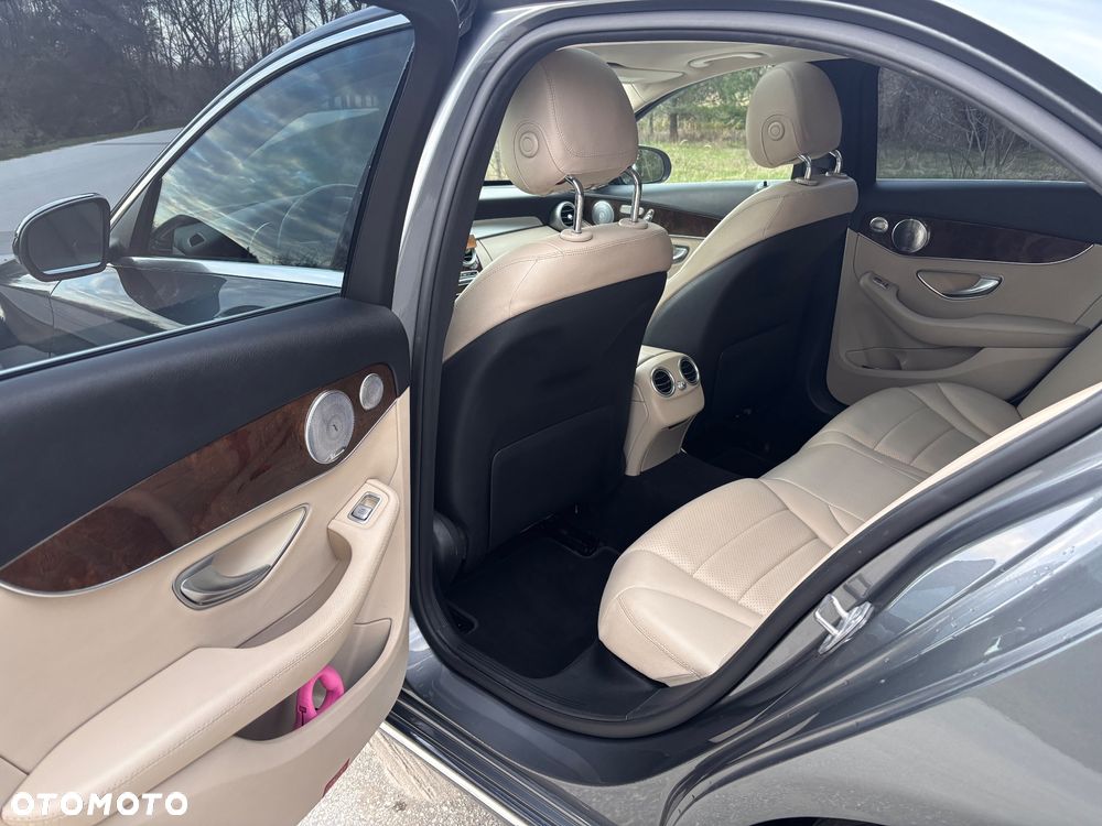 Mercedes-Benz Klasa C 300 9G-TRONIC - 12