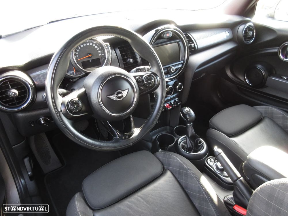 MINI 3 Portas Cooper D Auto - 21
