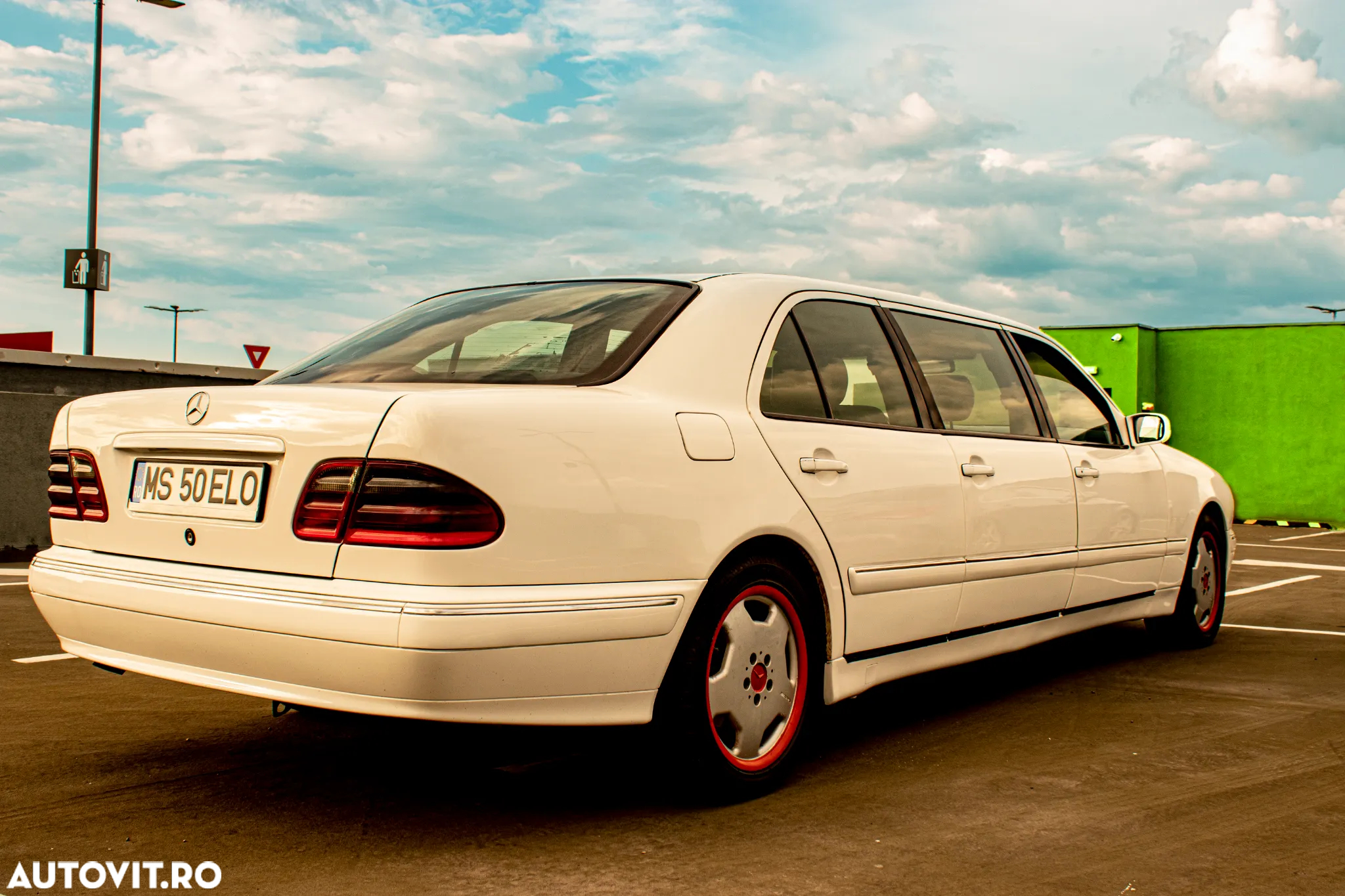 Mercedes-Benz E - 11