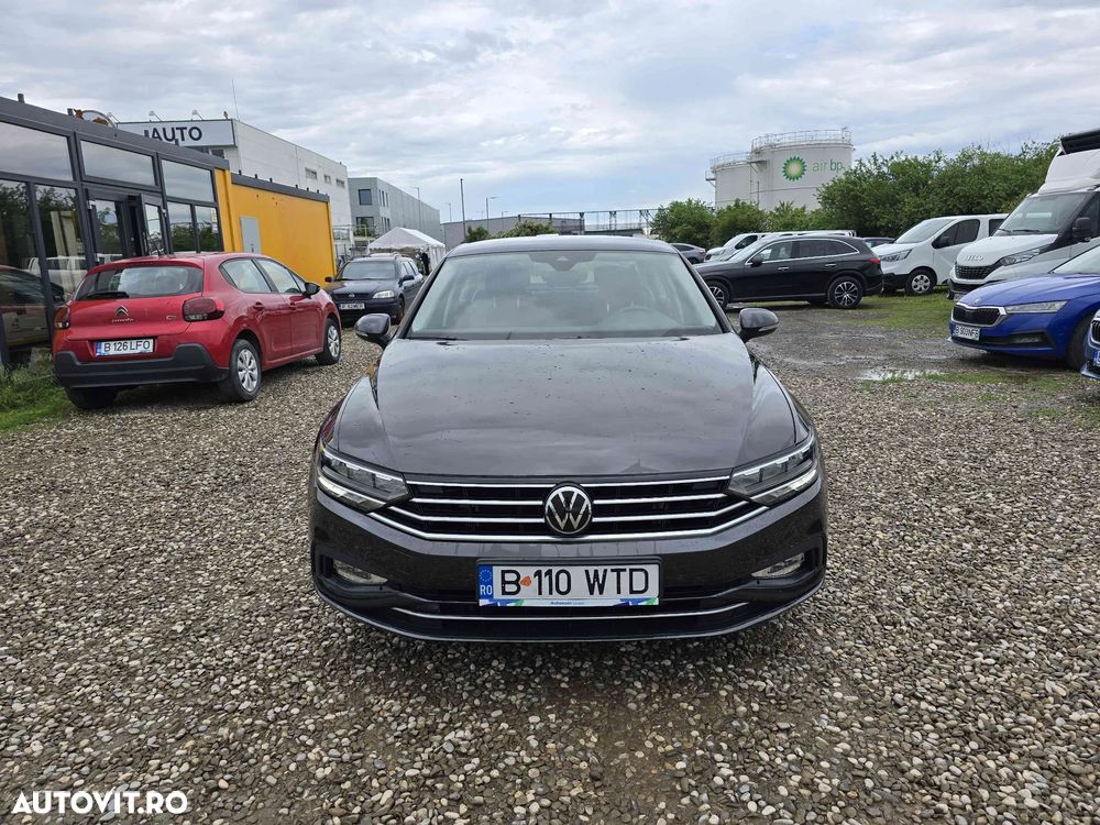 Volkswagen Passat - 2
