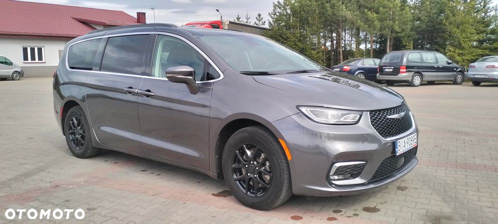 Chrysler Pacifica - 2
