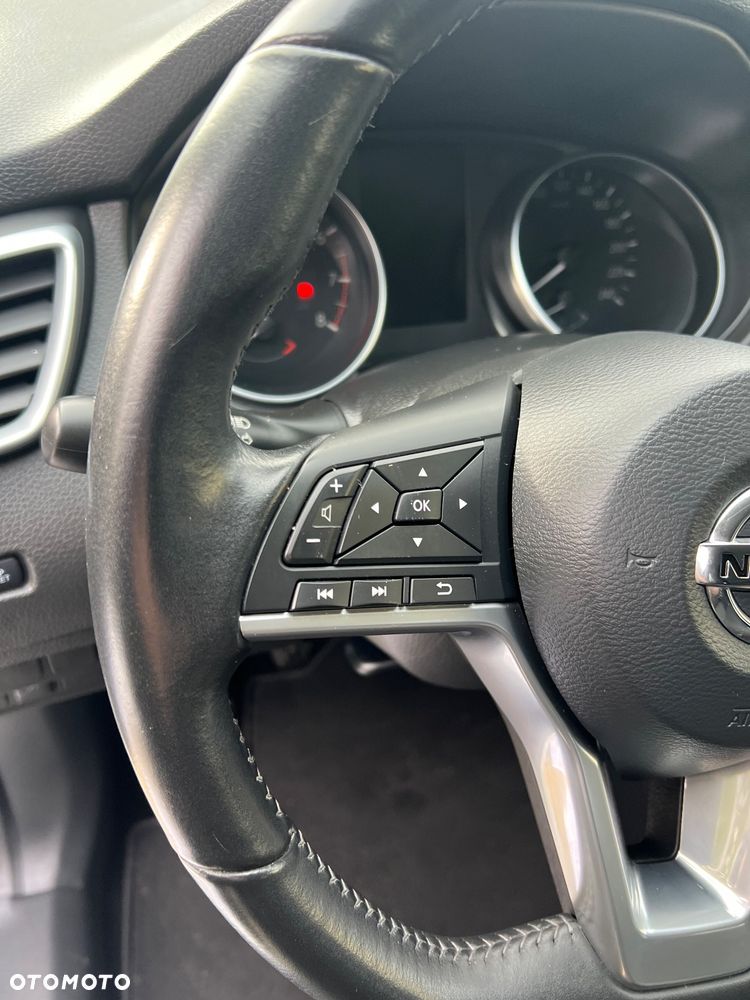 Nissan Qashqai 1.6 DIG-T TEKNA+ - 24