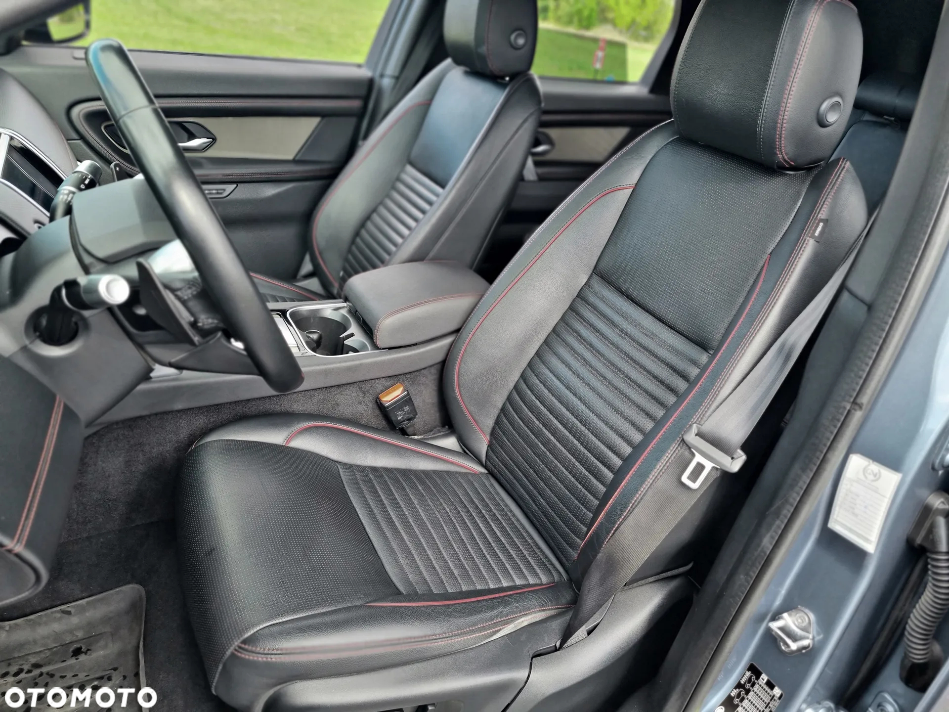 Land Rover Discovery Sport P200 R-Dynamic SE - 18