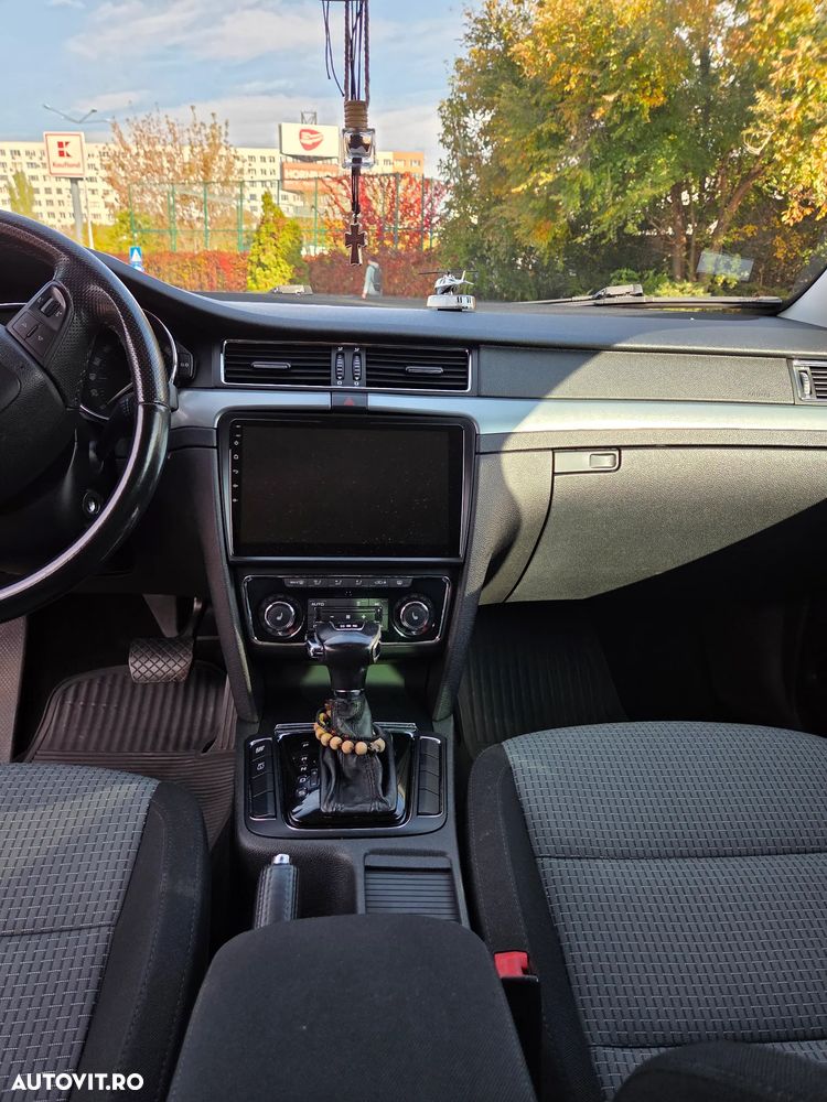 Skoda Superb 2.0 TDI Elegance DSG - 7