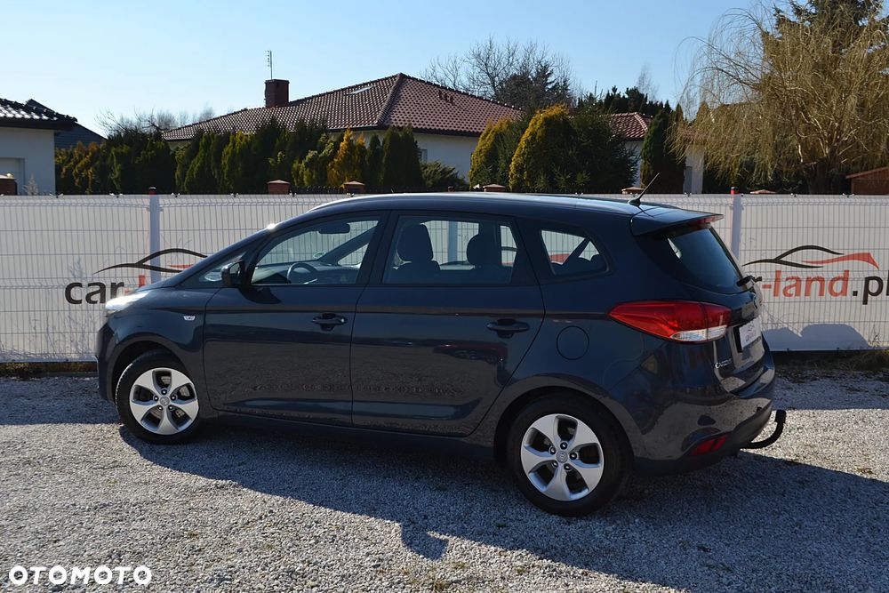 Kia Carens 1.6 GDI Dream Team Edition - 9