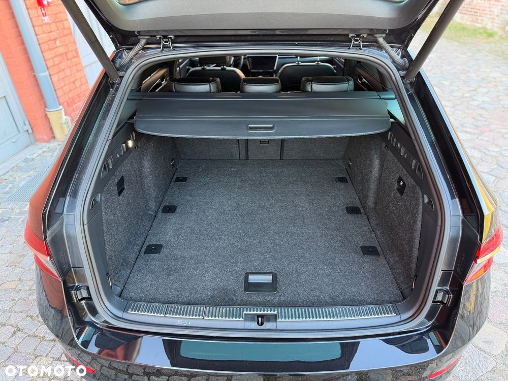 Skoda Superb 2.0 TDI DSG L&K - 33