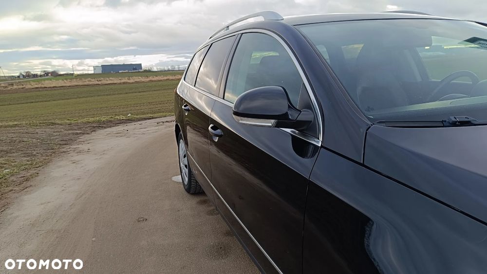 Volkswagen Passat 2.0 TDI Highline - 35