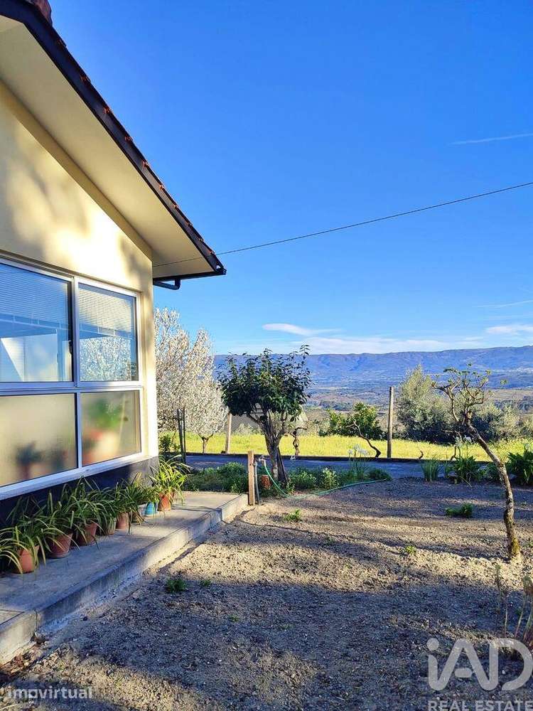 Casa / Villa T2 em Santiago de Cassurrães e Póvoa de Cervães de 120 m2 - Grande imagem: 3/17