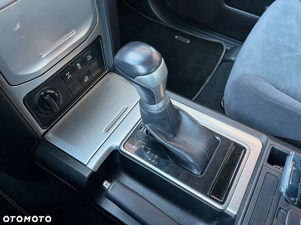 Toyota Land Cruiser - 17