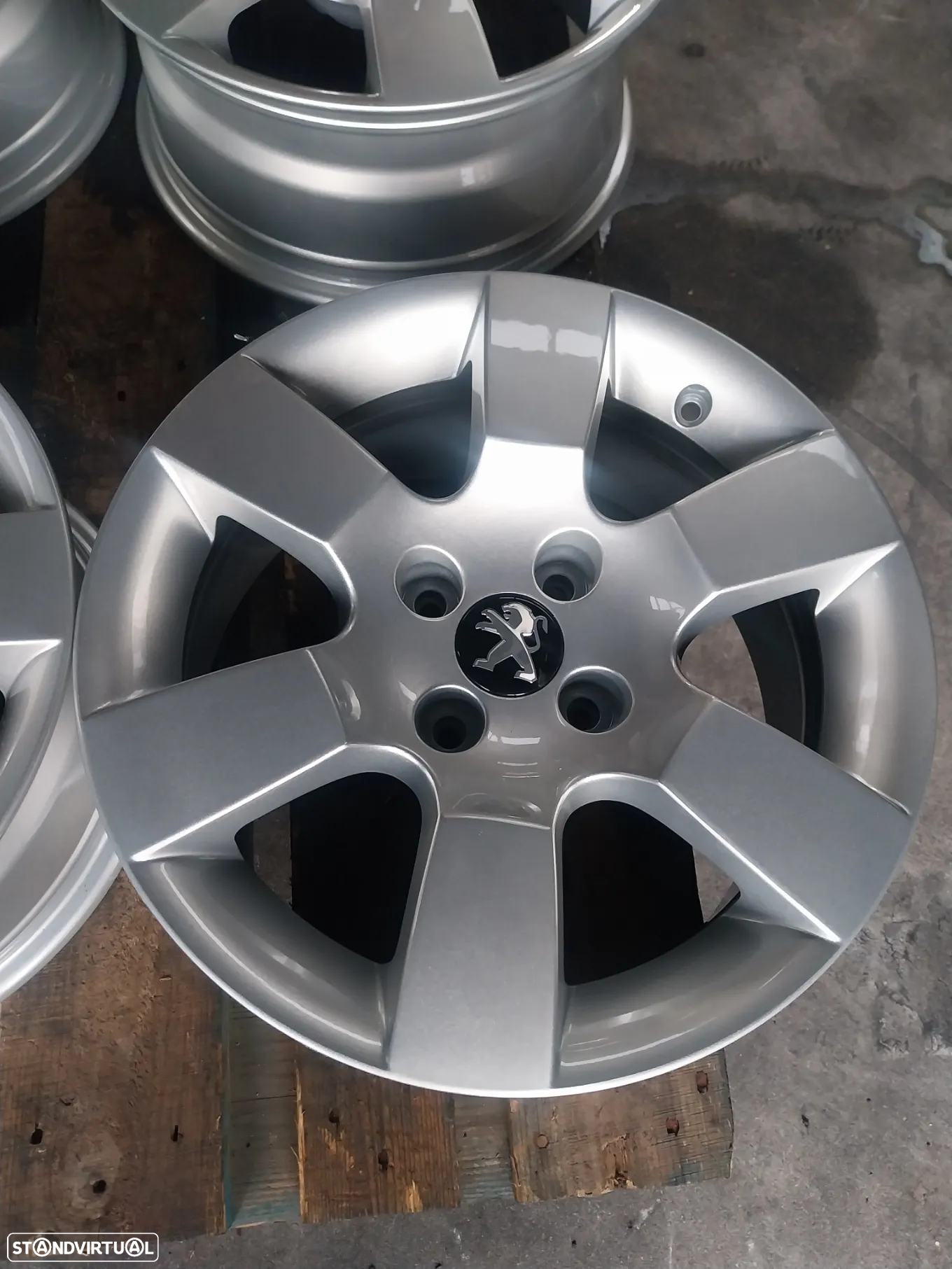 Jantes Peugeot 5008 16" Ref: 9685783880 - 2