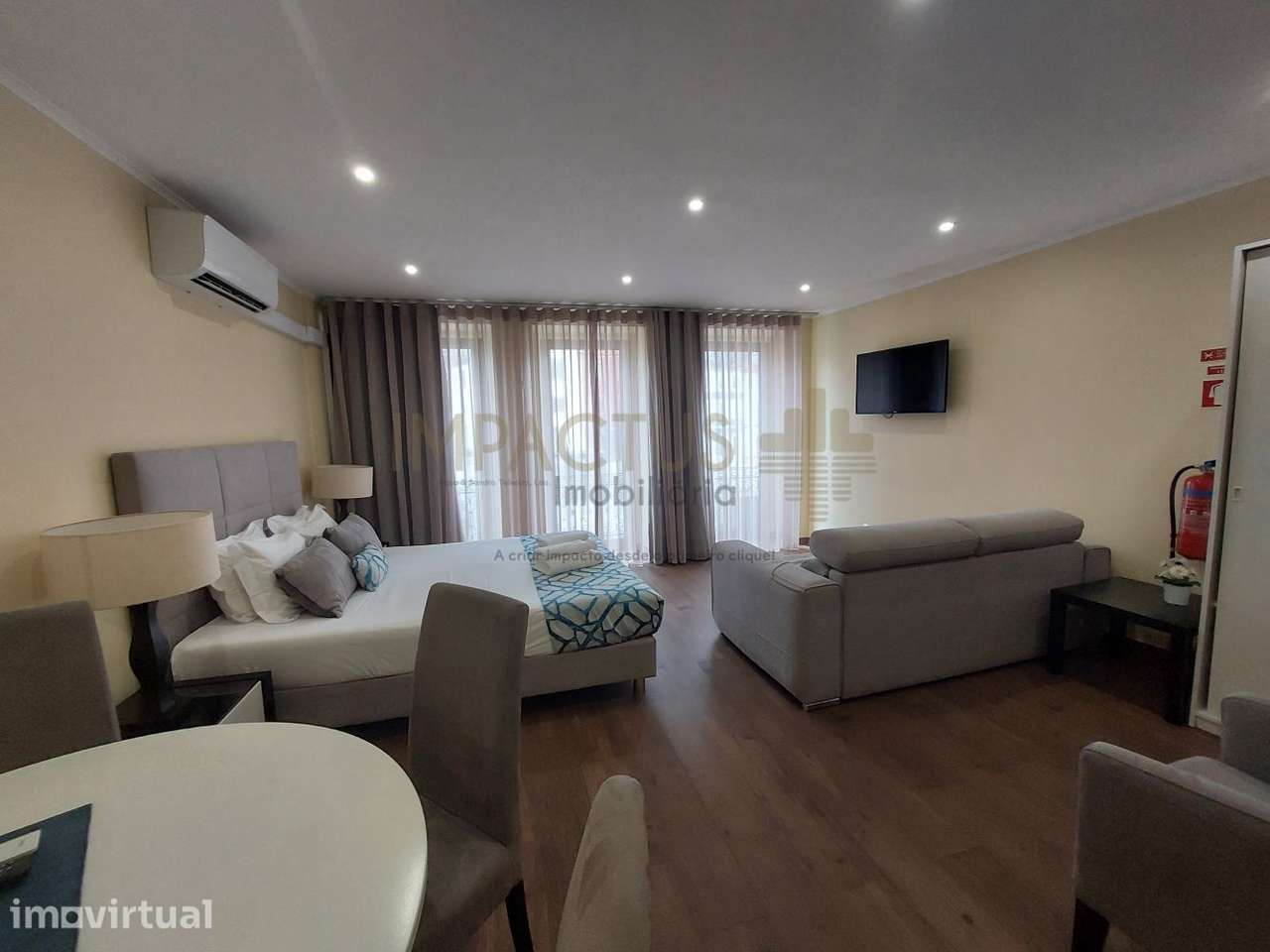 Estúdio mobilado e equipado no centro do Porto - Grande imagem: 4/17