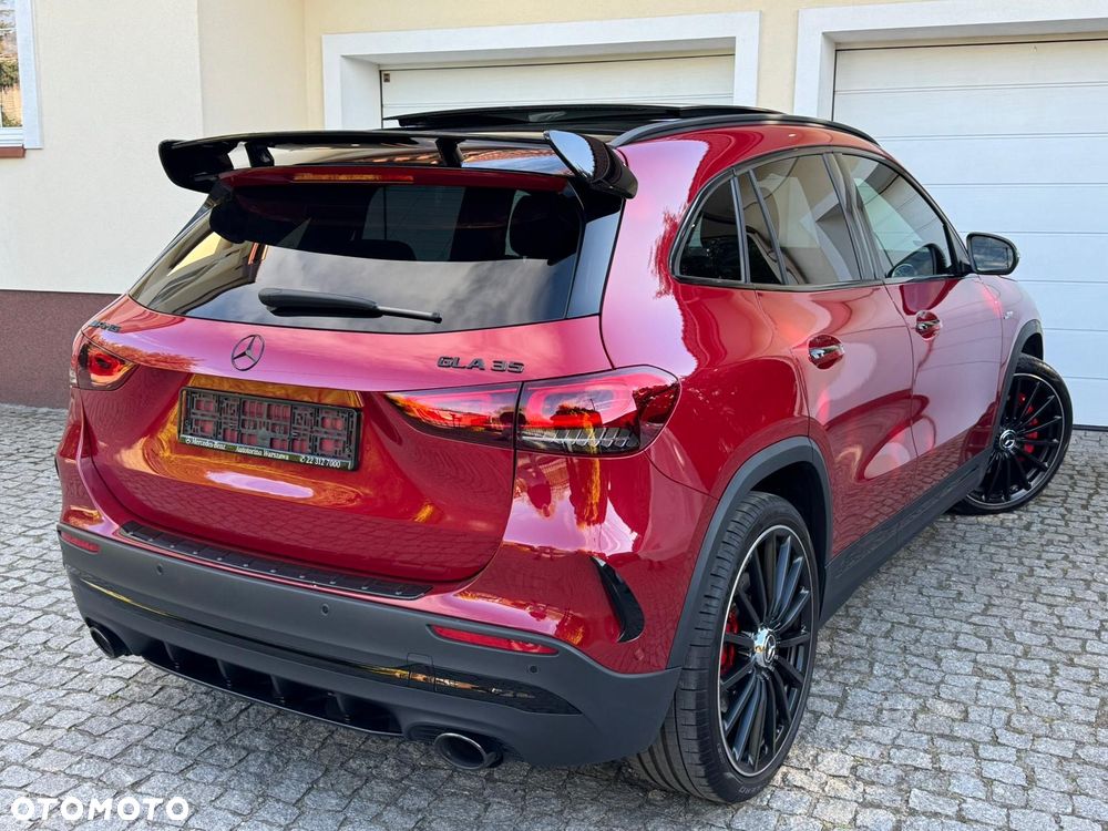Mercedes-Benz GLA - 11