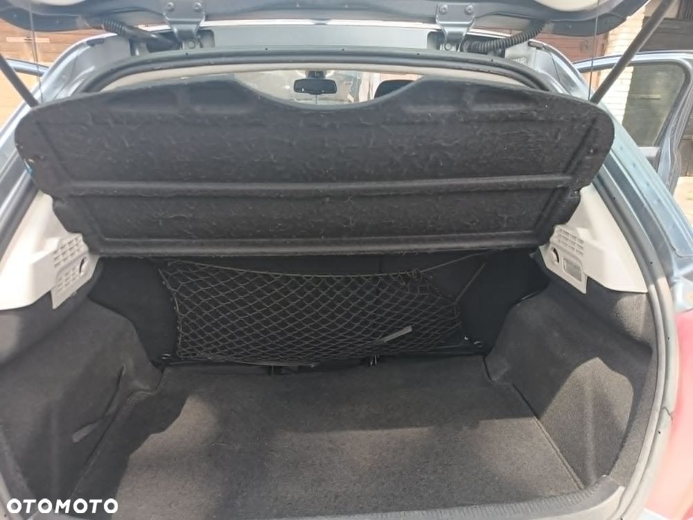 Peugeot 207 1.4 16V Trendy - 8