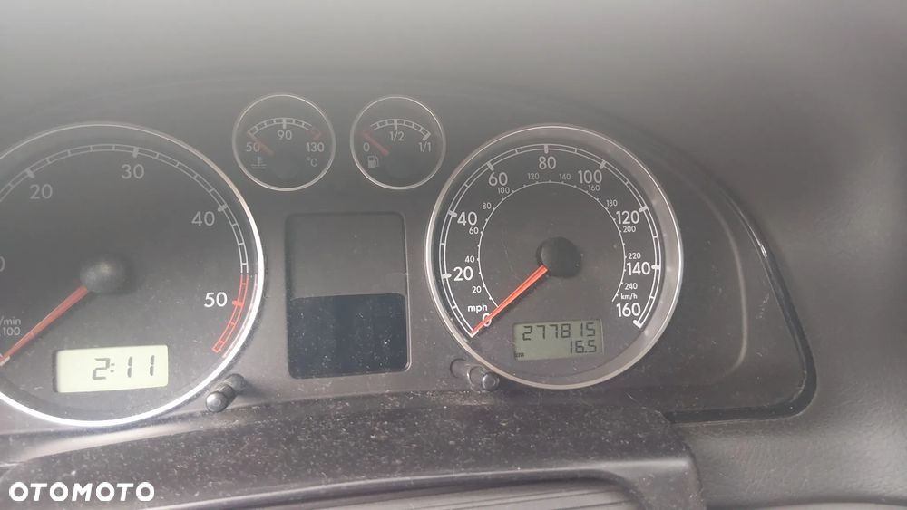 Volkswagen Passat 1.9 TDI Trendline - 11