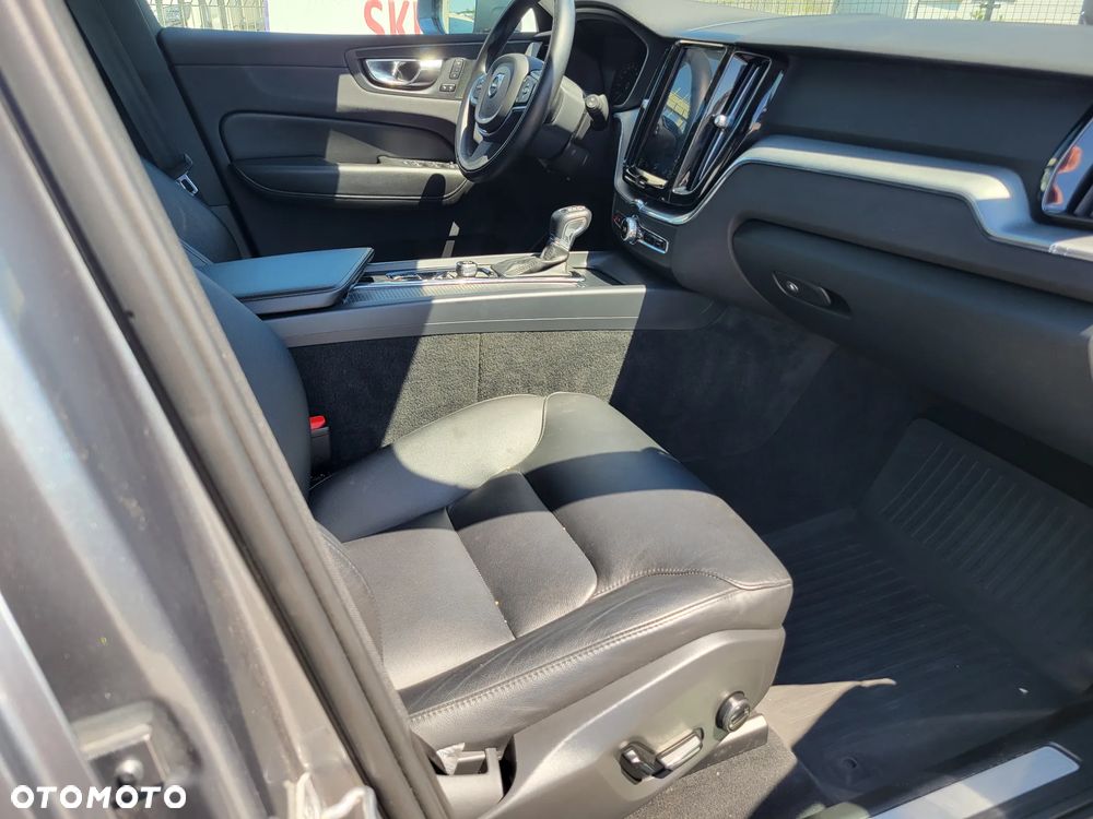 Volvo XC 60 T6 AWD R-Design - 15