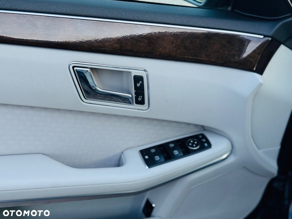 Mercedes-Benz Klasa E 200 BlueEFFICIENCY 7G-TRONIC Elegance - 5