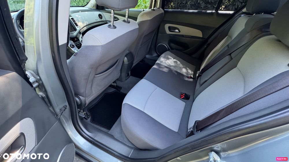 Chevrolet Cruze 1.6 LS - 18