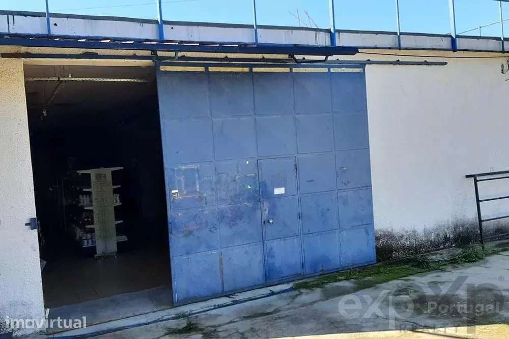 Armazém em Sanfins do Douro - Grande imagem: 2/8