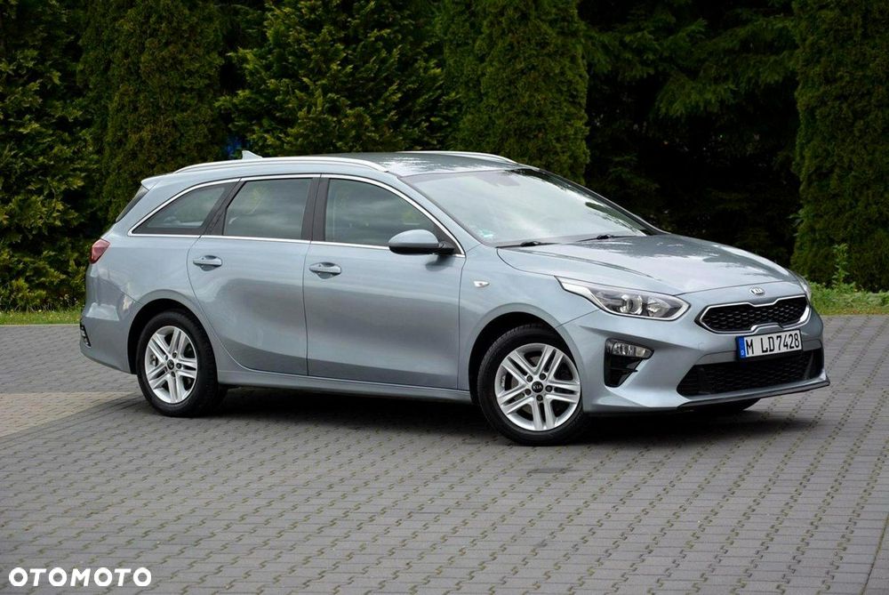 Kia Ceed - 11