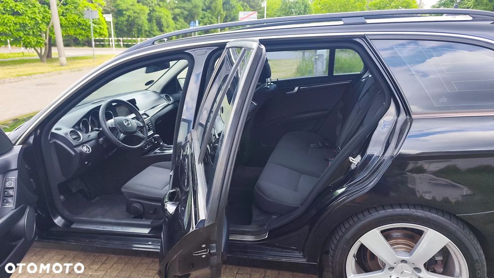 Mercedes-Benz Klasa C 220 CDI DPF Automatik Avantgarde - 16