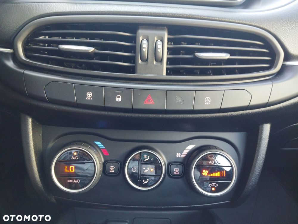 Fiat Tipo 1.4 T-Jet 16v Lounge EU6 - 23