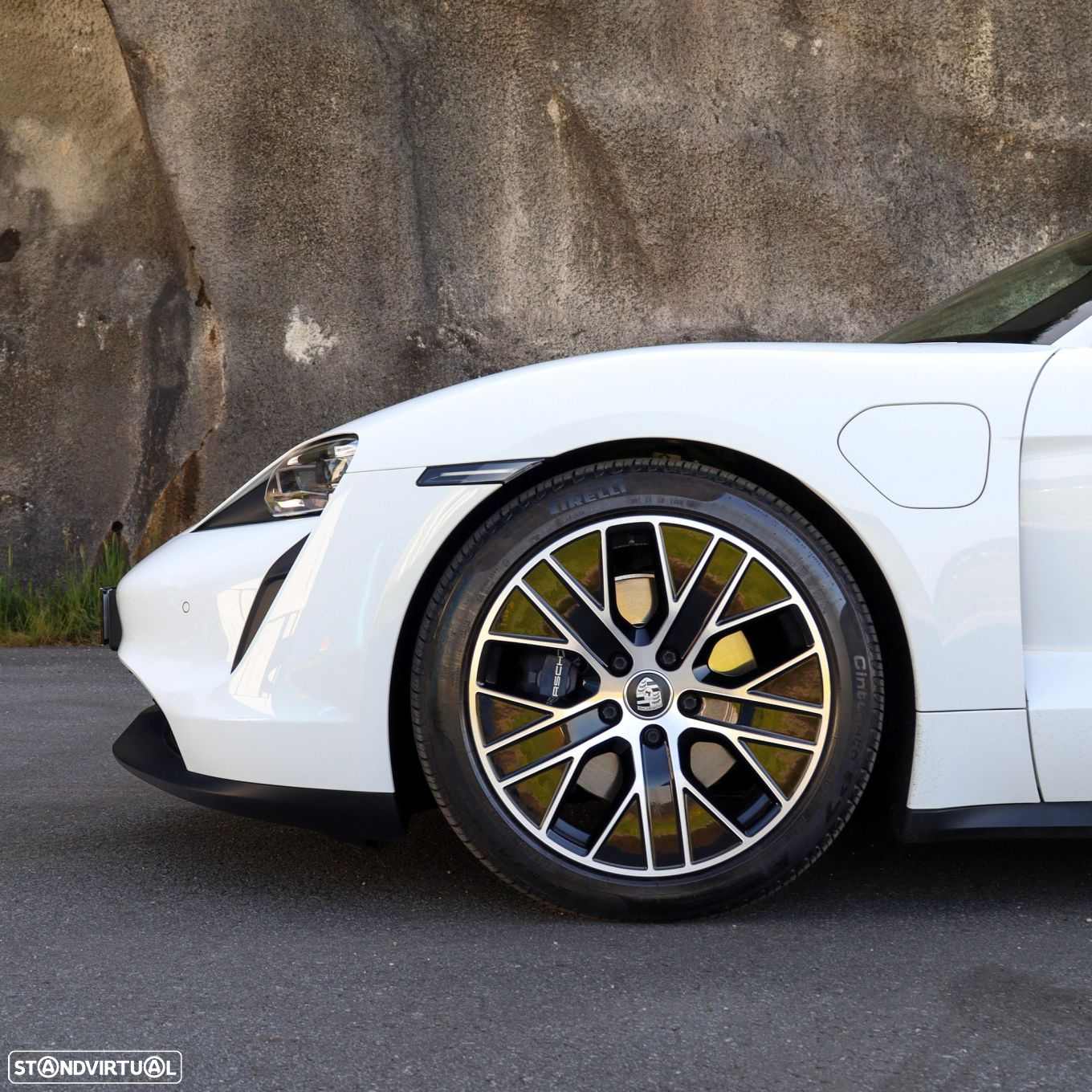 Porsche Taycan Standard - 13