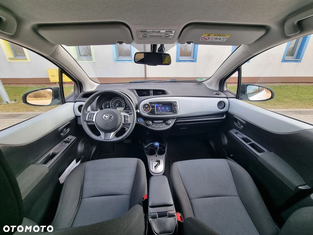 Toyota Yaris Hybrid 100 Life - 5