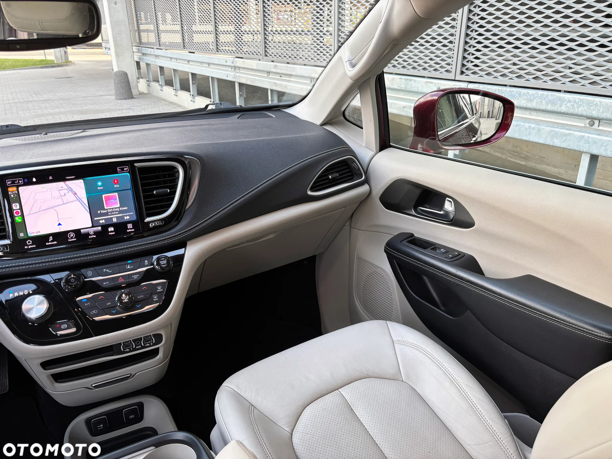 Chrysler Pacifica - 22